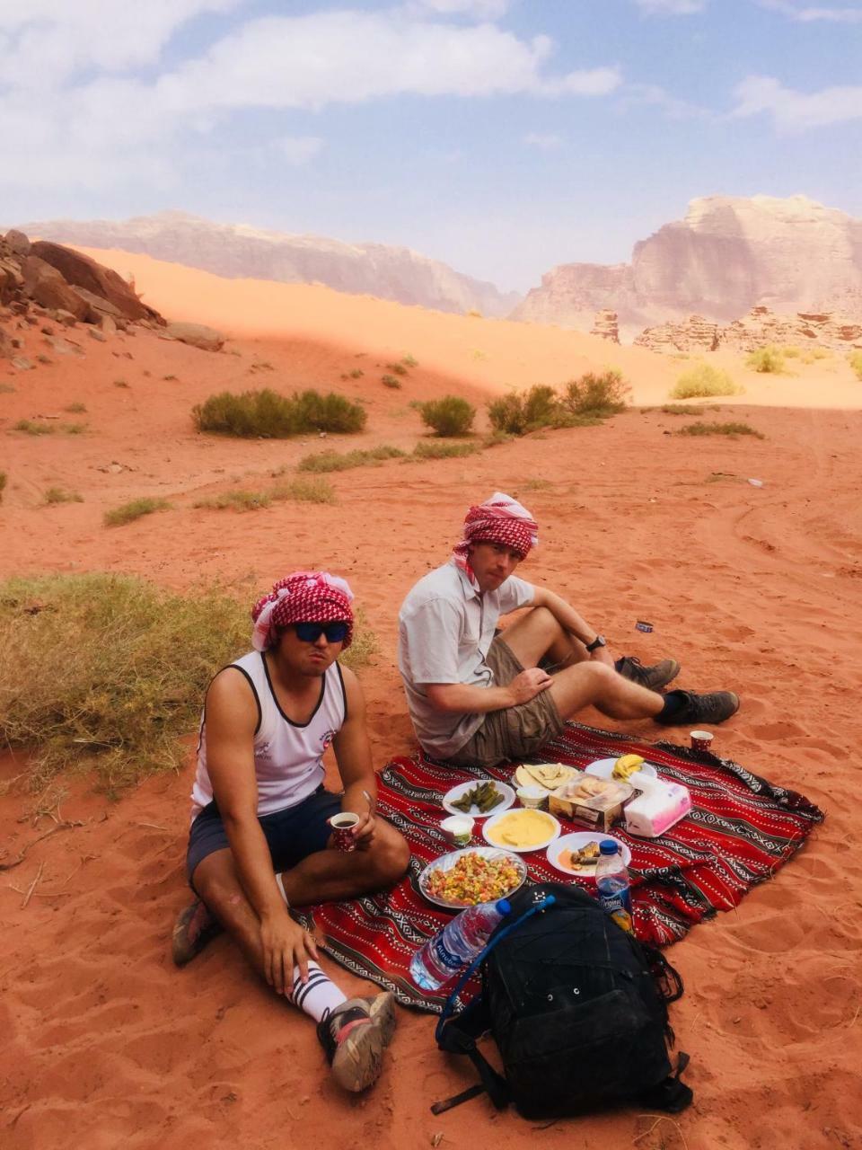 Friend Wadi Rum Ngoại thất bức ảnh